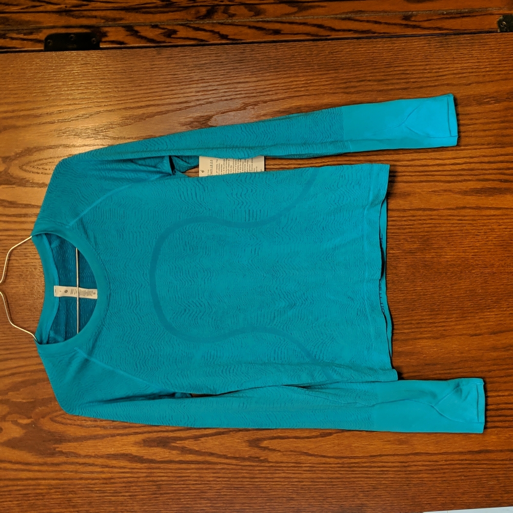 Lululemon top
